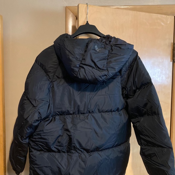 NWT Aritzia Basecamp Puffer Black - Picture 4 of 5